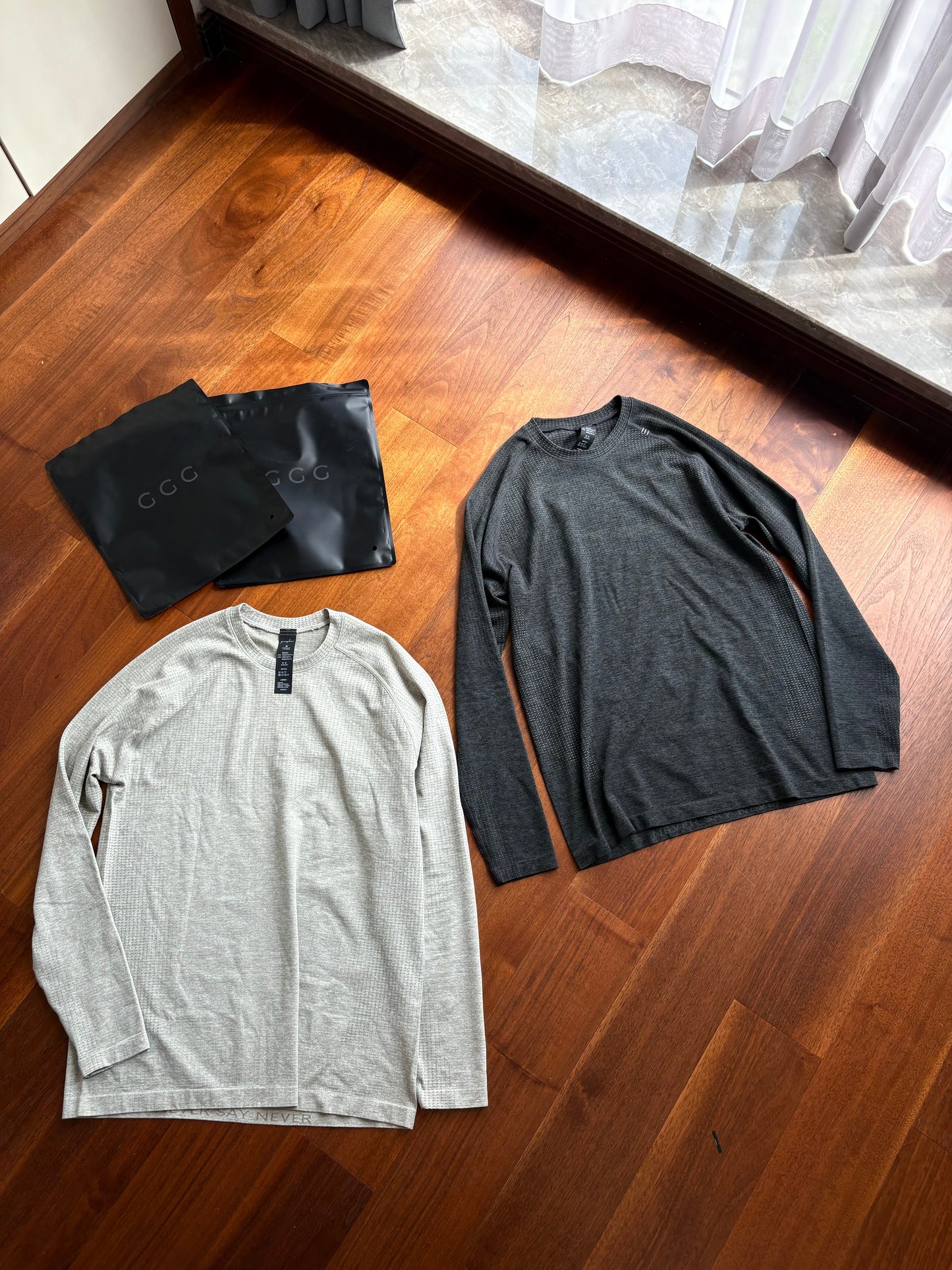 MVT Long sleeve shirt with quick-drying High-stretch fabric for a completely unrestricted feel.