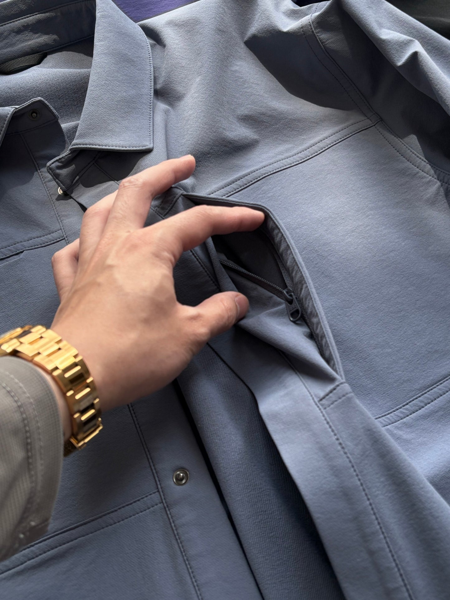cronim jacket two chest pockets for convenient storag