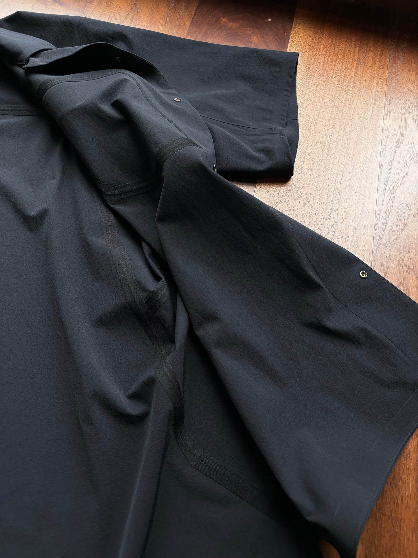 playing field short sleeve shirt with seam taping