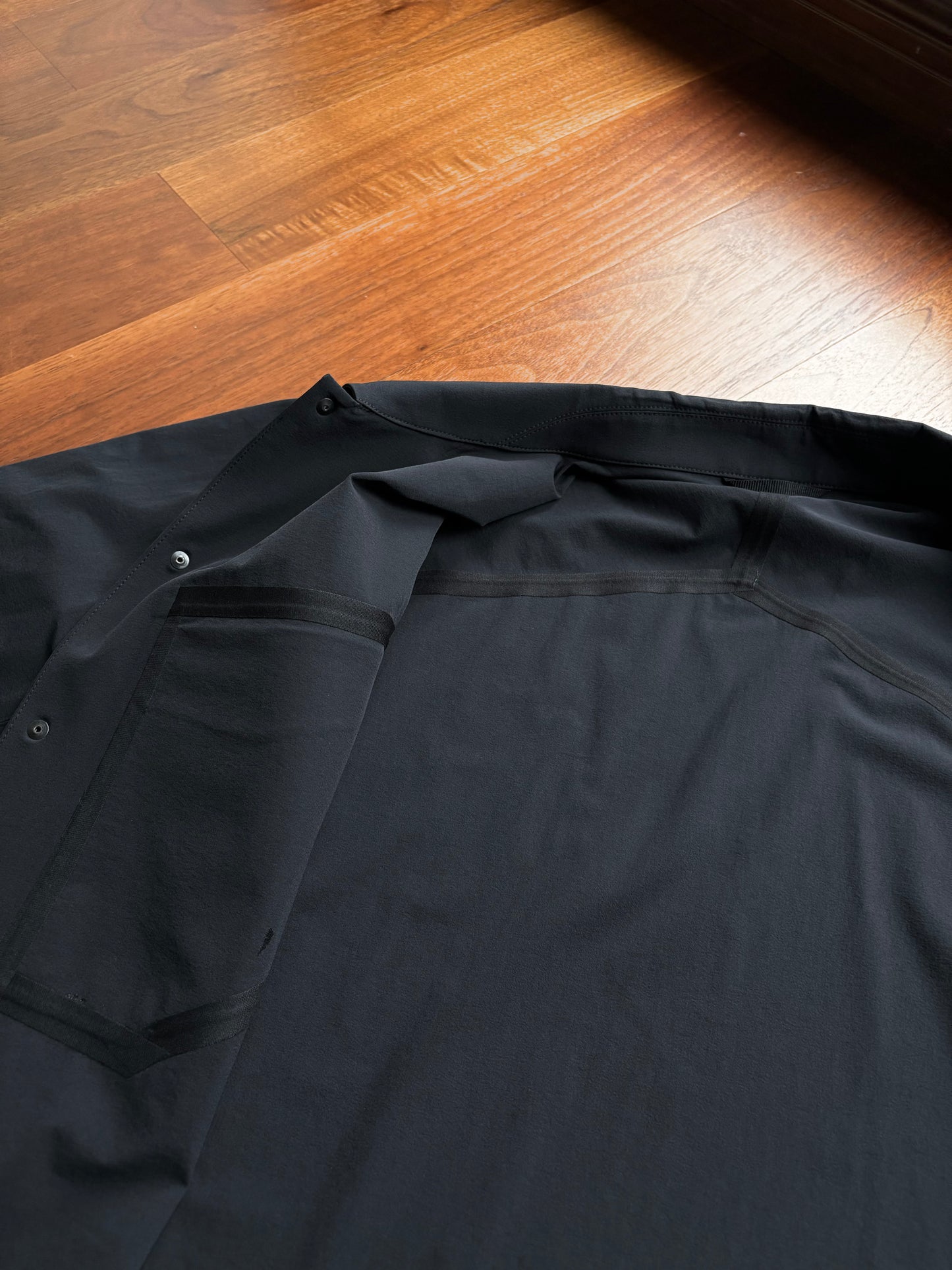 playing field short sleeve shirt with seam taping technology