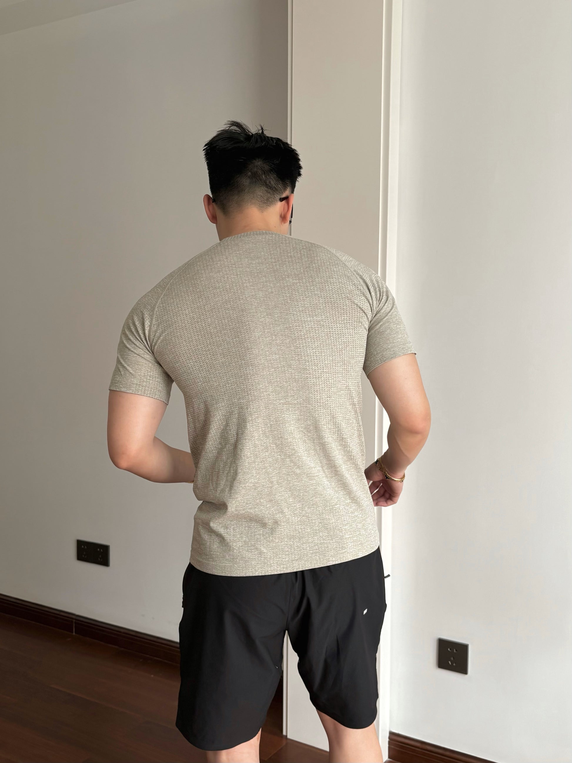MVT_short-Sleeve_Shirt_light_ivory_back