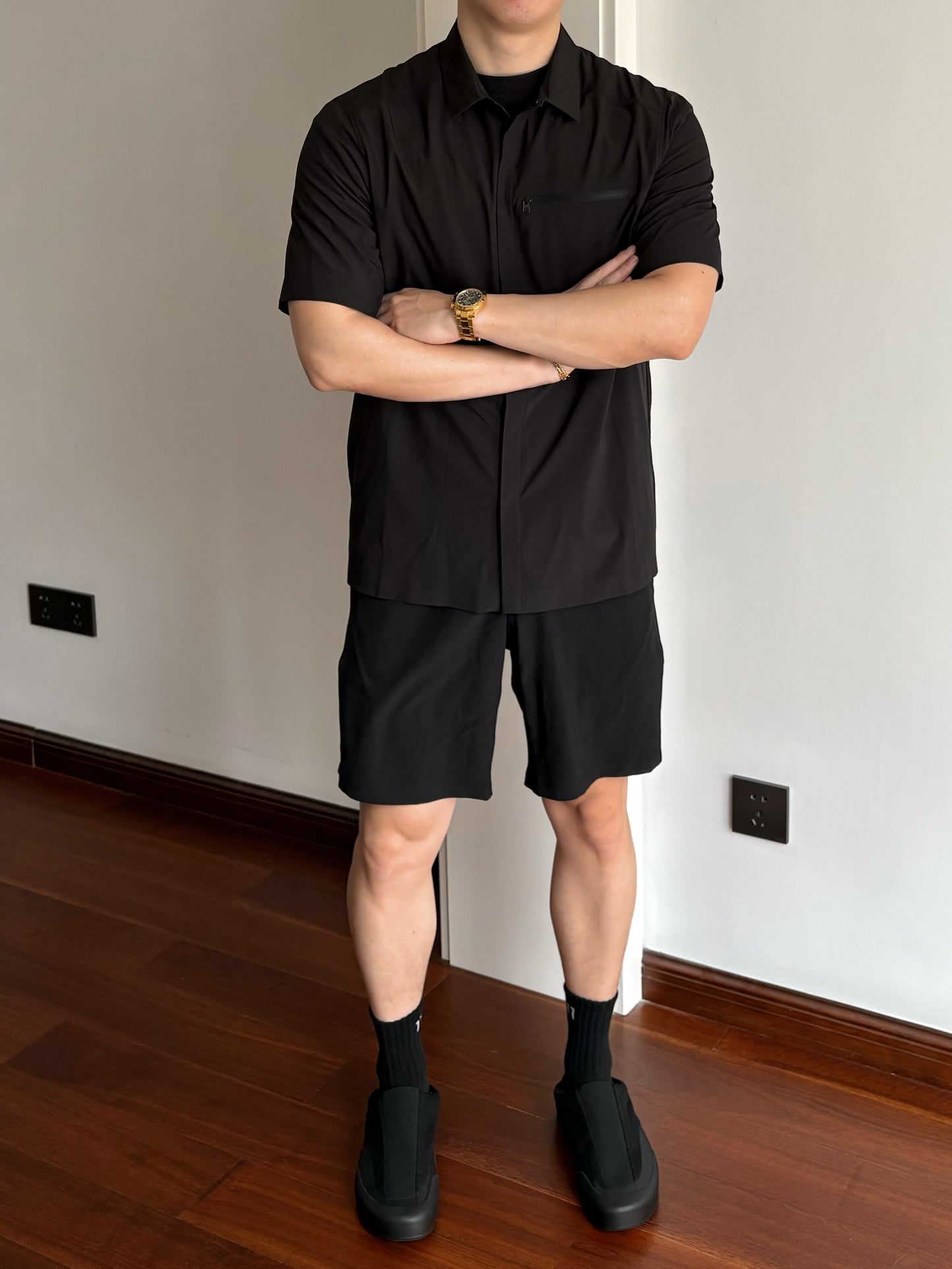 The Skyline shirt is lightweight, breathable, and quick-drying, capable of wicking moisture and keeping you cool while remaining stylish and attractive.