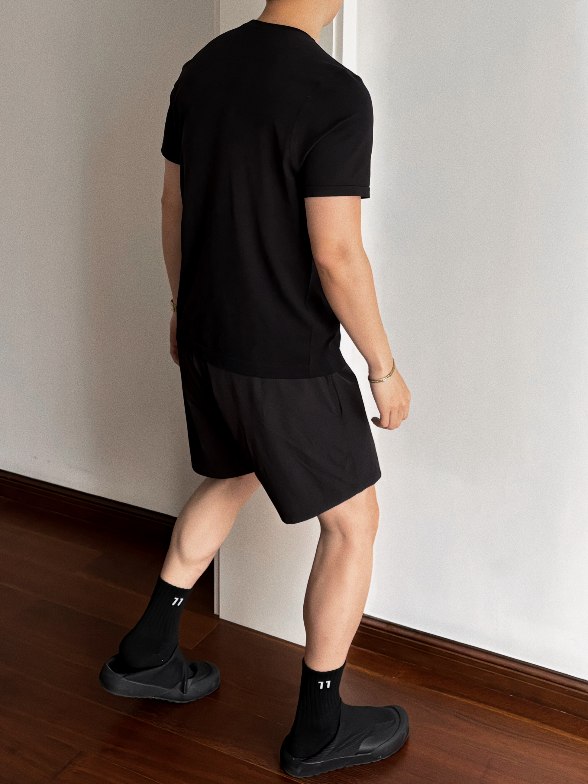 black incendio shorts back 