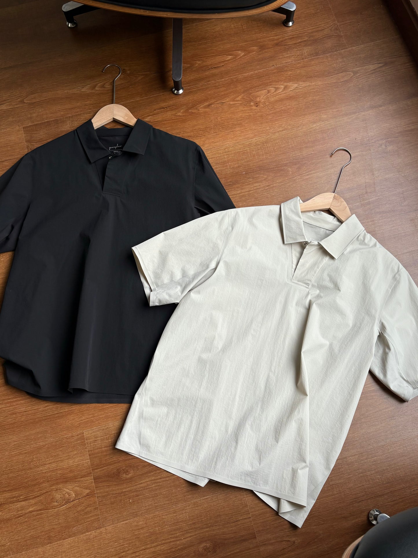 deconstructing whilte/black polo shirt 
