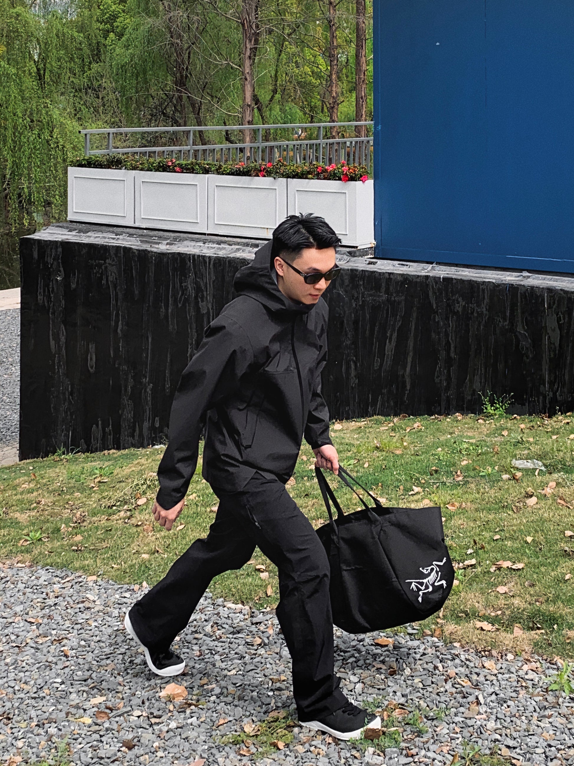 gggcomplex aris jacket Made from fully waterproof, windproof, and breathable fabric