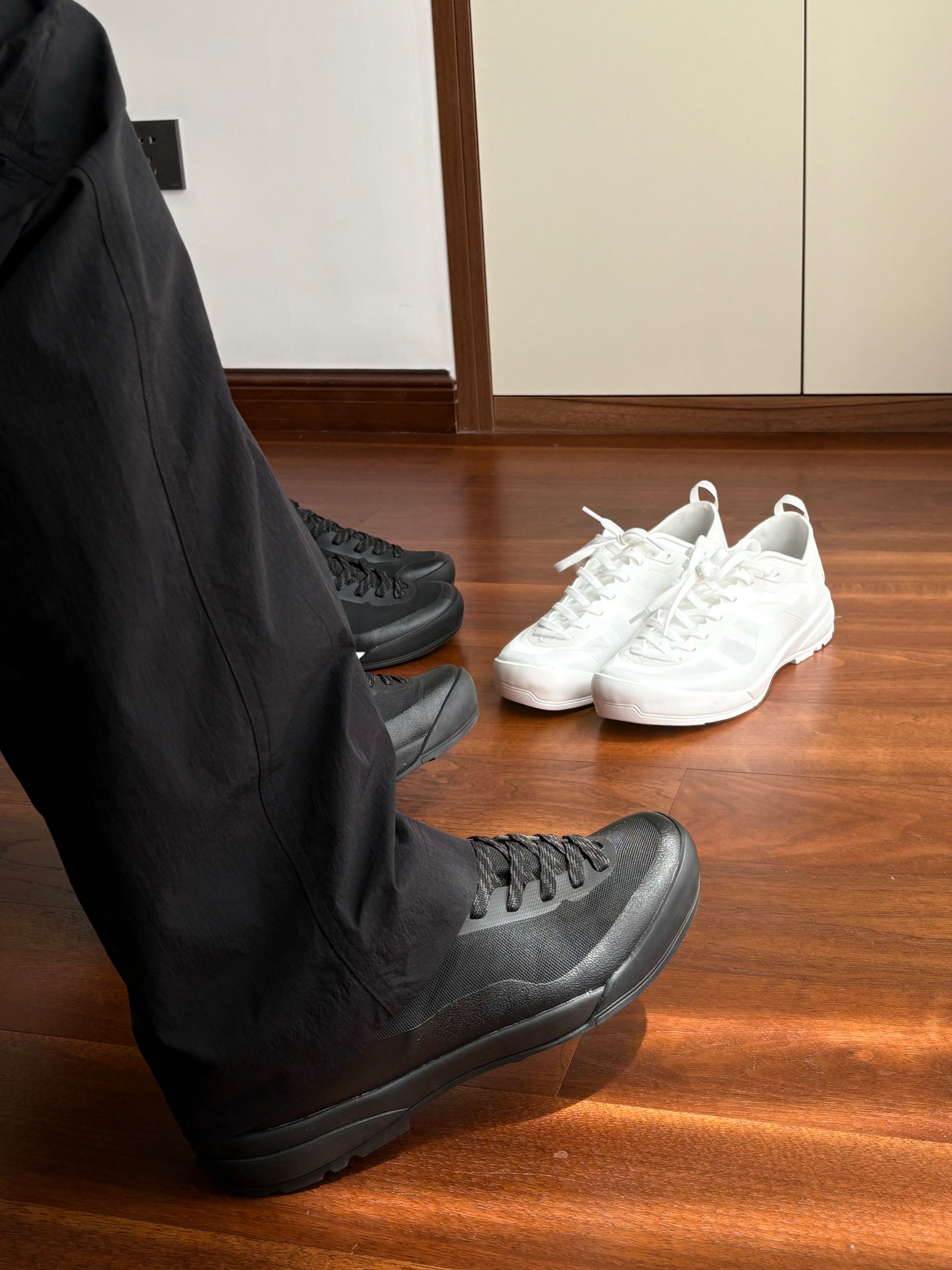 gggcomplex konseal LT shoe with Provides an elevation effect of approximately 3 centimeters.