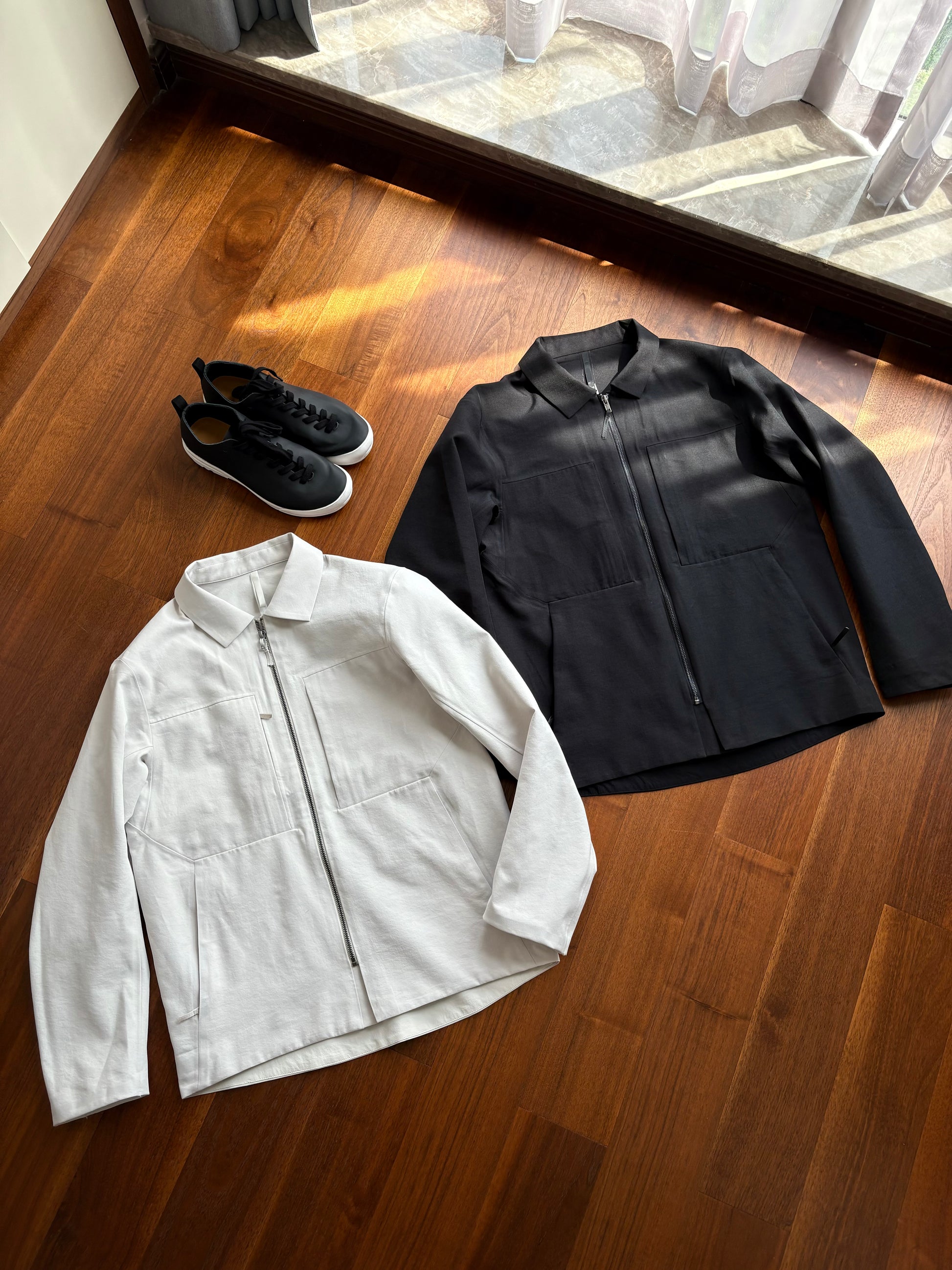 gggcomplex mion jacket with white and black color 