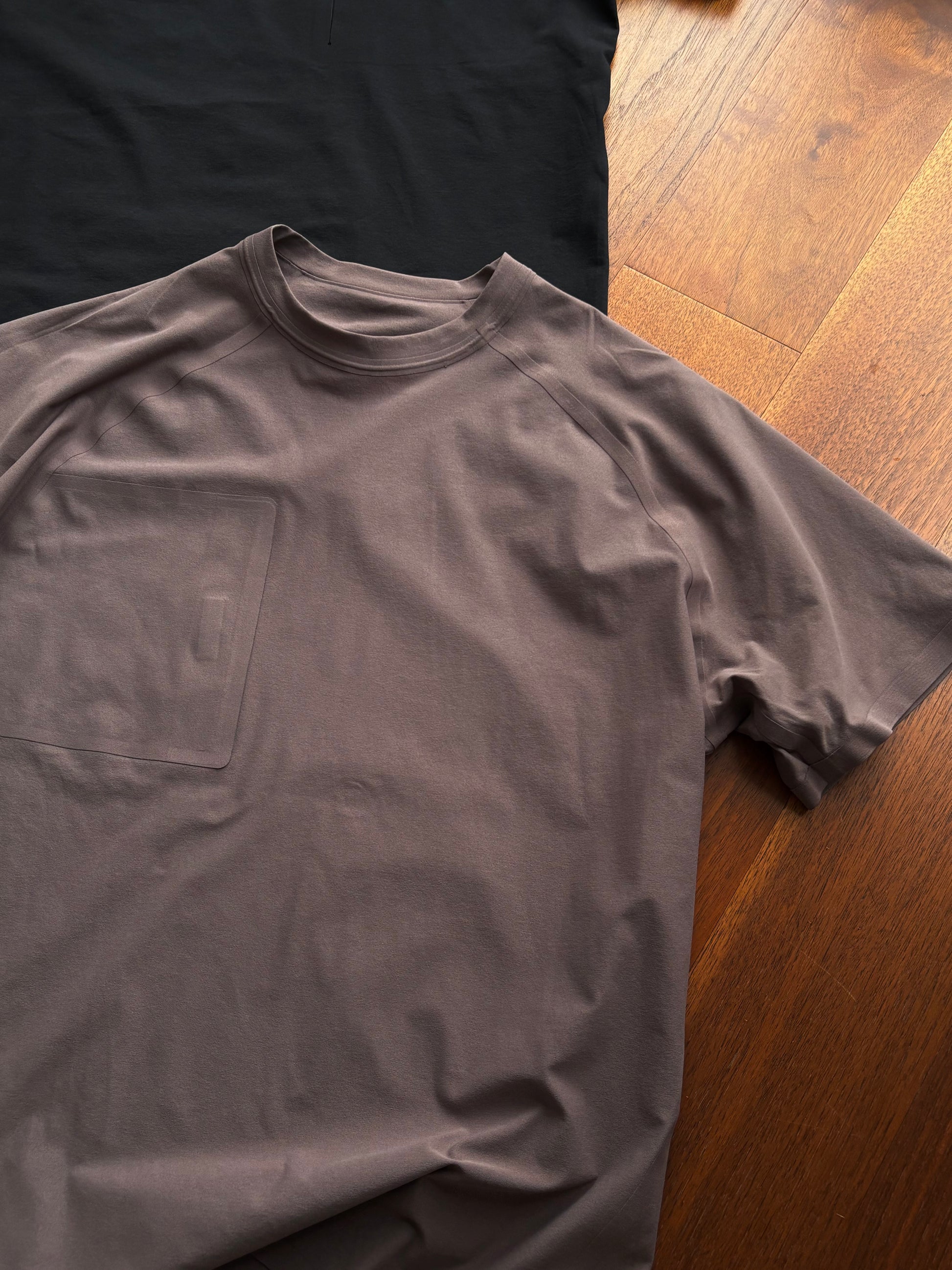 gggcomplex three roads  shirts detail 