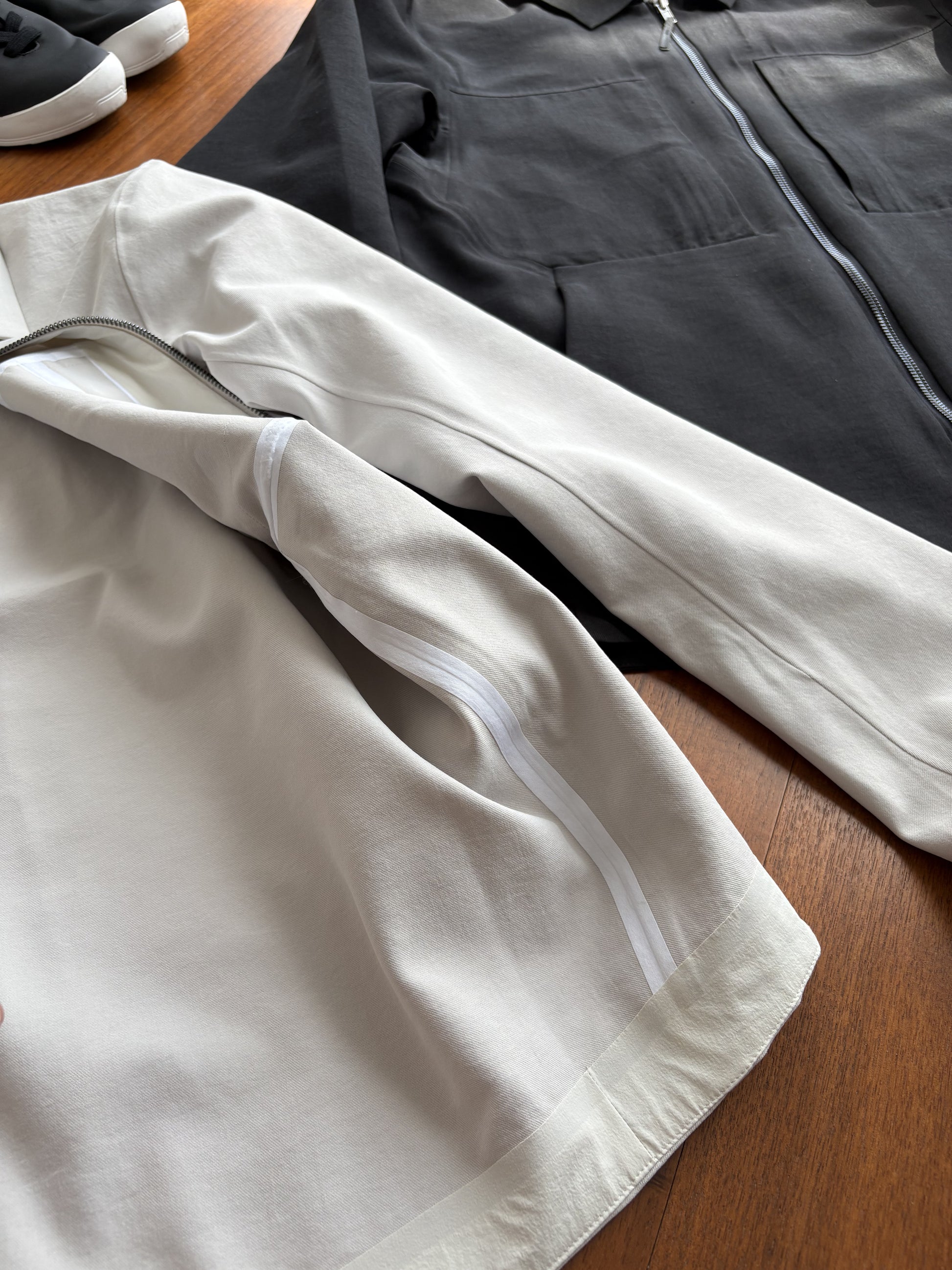 mion jacket Entire garment crafted with seam-sealed