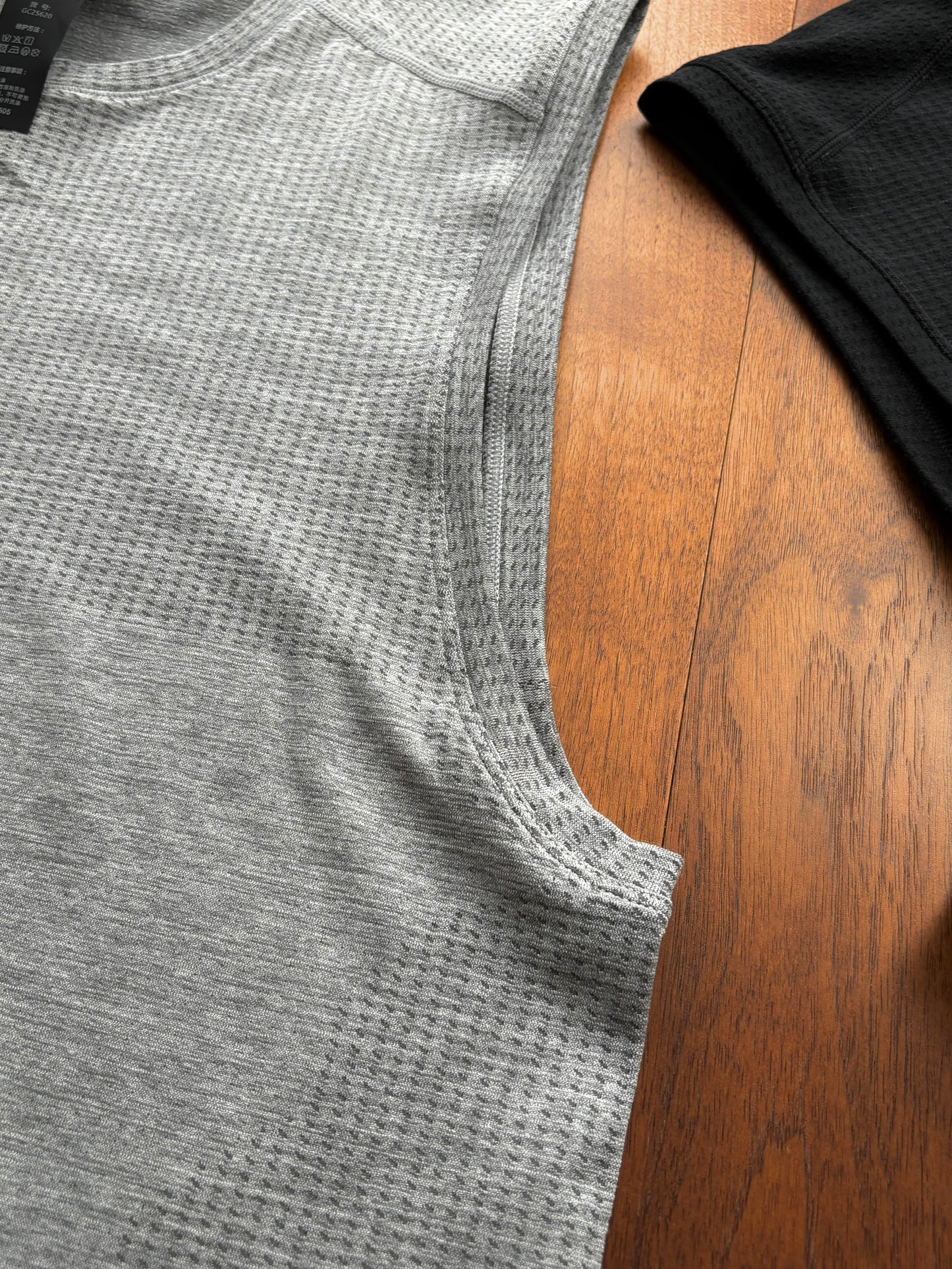 mvt sleeveless shirt side
