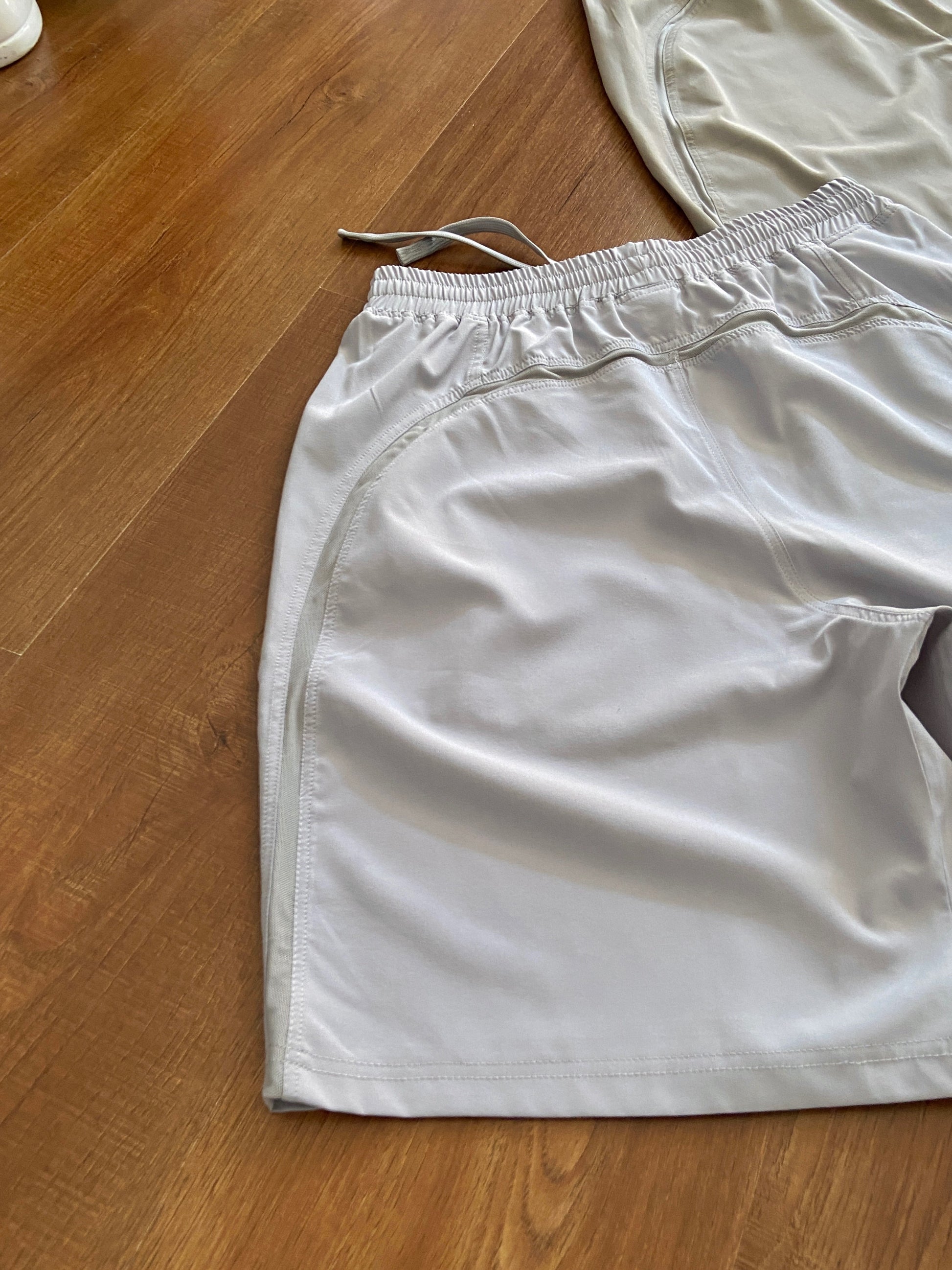 pb shorts with Lightweight fabric 